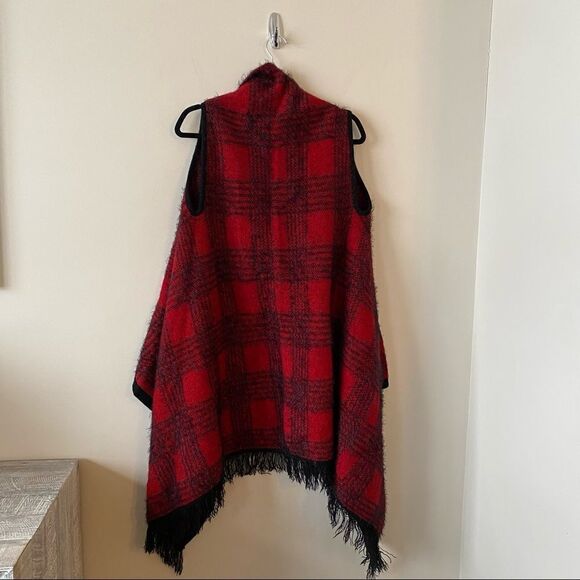 Vertigo-Buffalo Plaid Eyelash/Fuzzy Open Waterfall Vest (Medium) - Picture 2 of 10